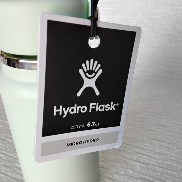 Hydro Flask Pastel Green Bottle with Handle - Picture 3 of 11
